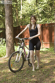 nude girl on